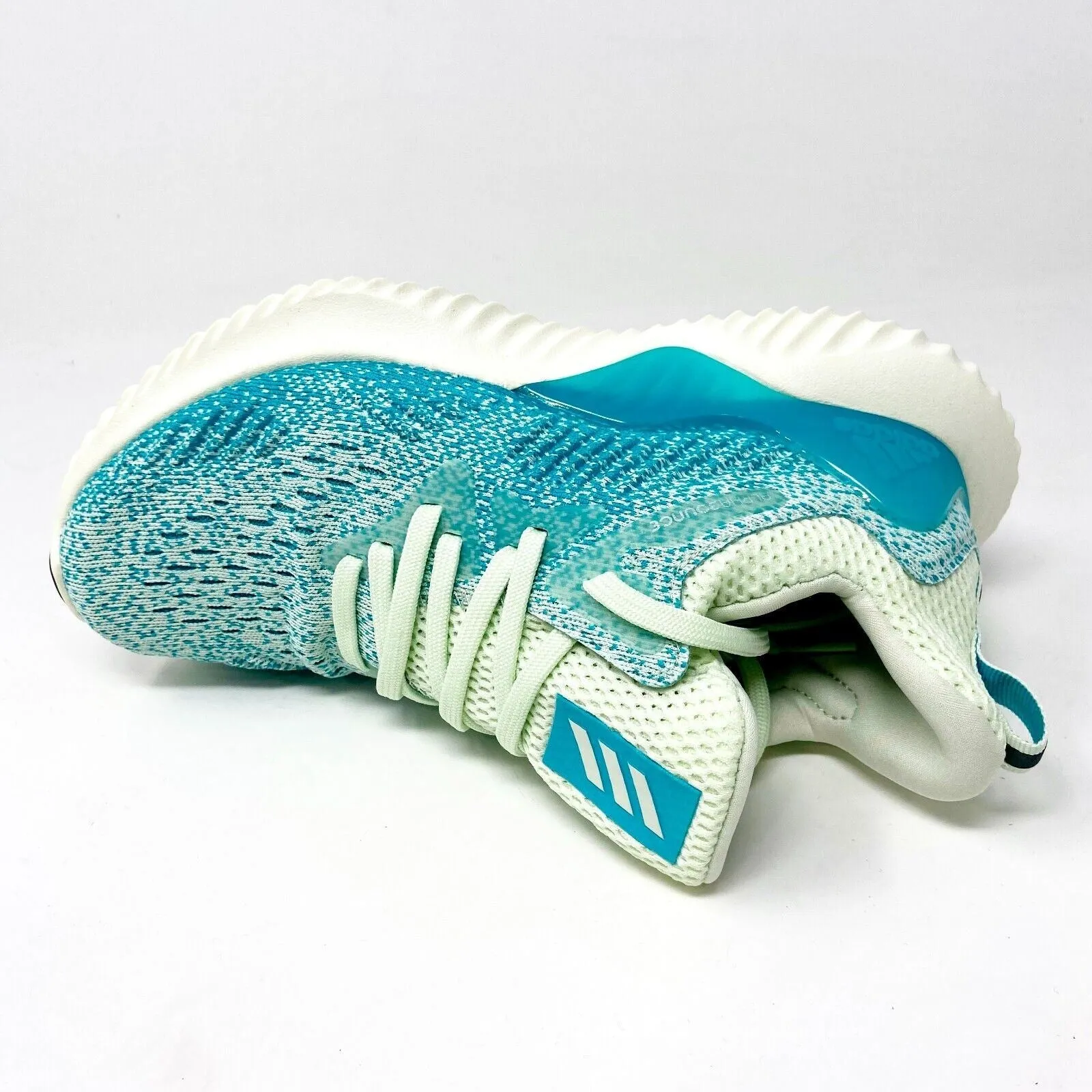Training Running Shoes Adidas AlphaBounce Beyond Teal White Womens Size 5.5 Running Shoes CG5578