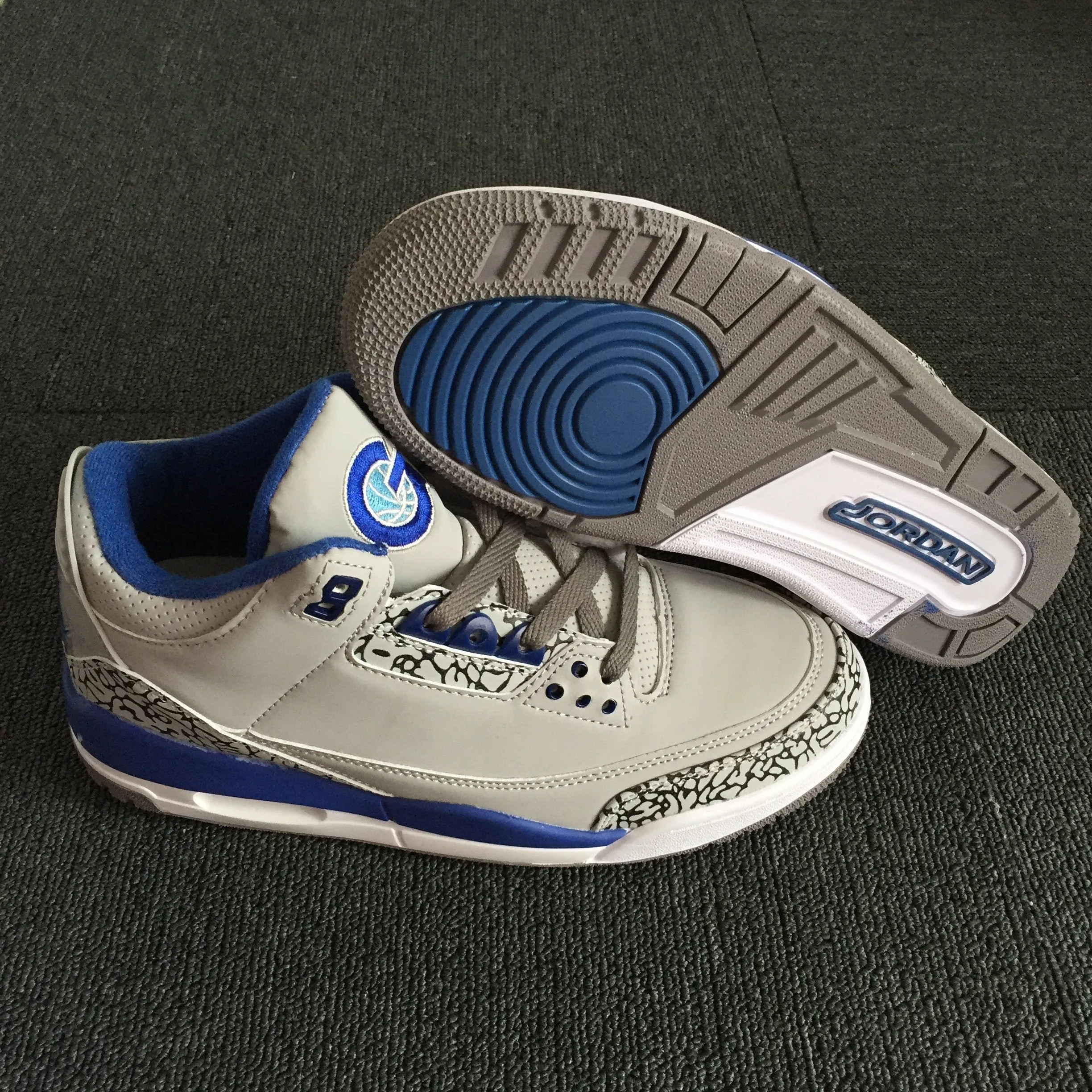 Air Jordan 3th Retro Men Shoes Badminton Shoes Vector