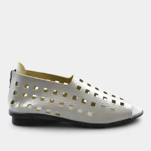 Open Toe Flats Shoes ARCHE DRICK IN BLANCO