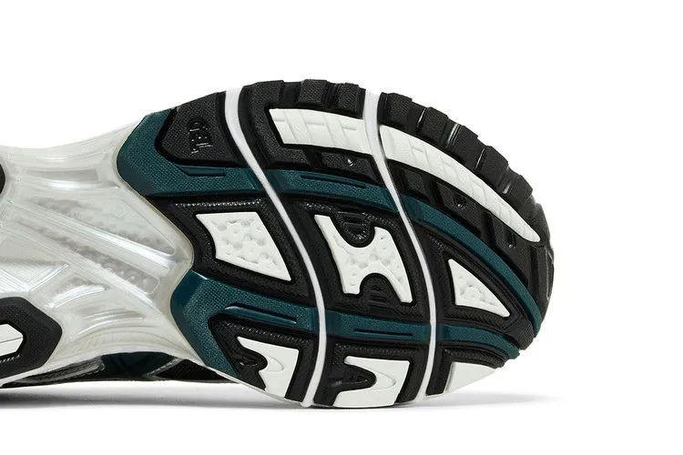 ASICS Gel-Nimbus 10.1 White Saxon Green Asics Running Shoes 9.5