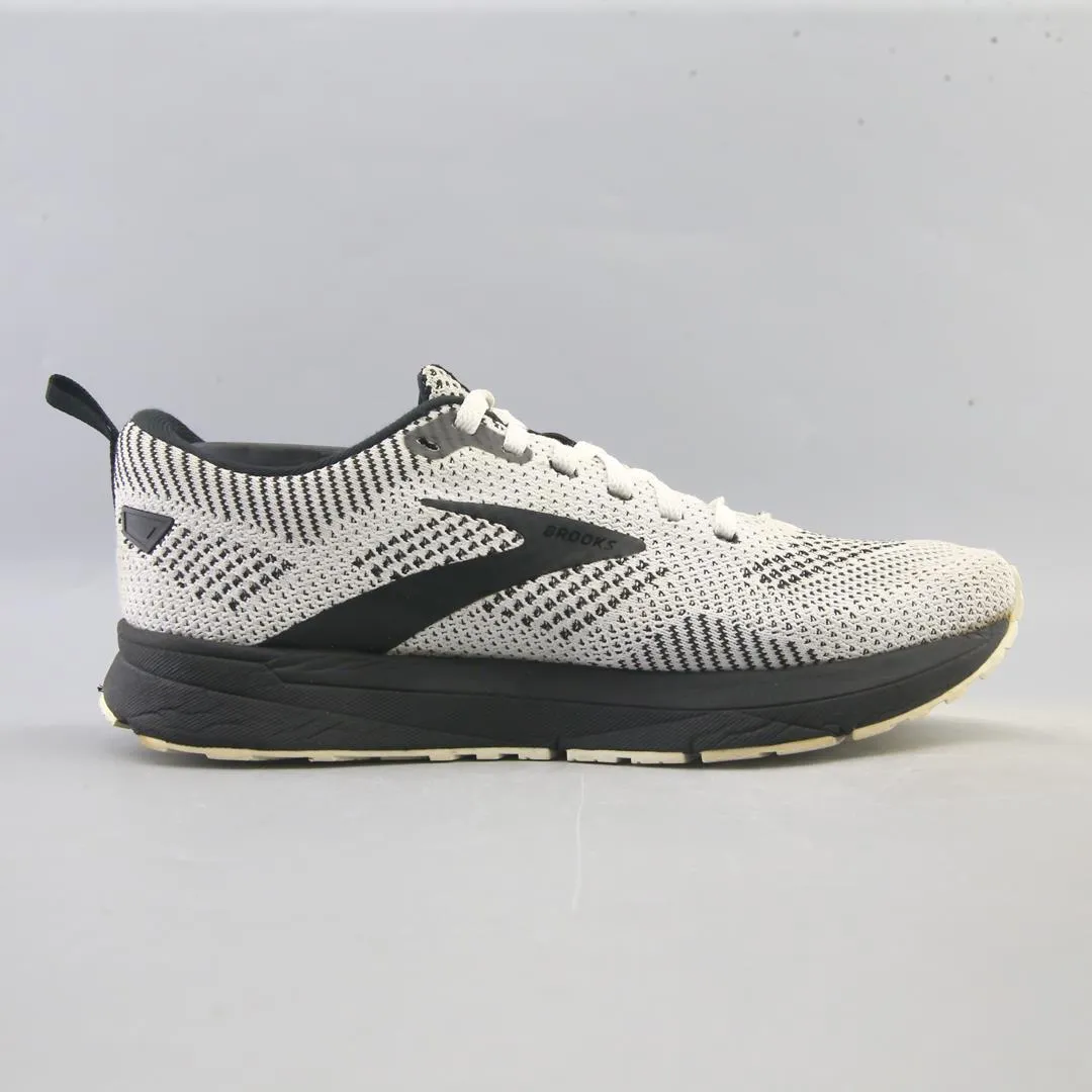 Oxford Shoes Lace Up BROOKS REVEL 5