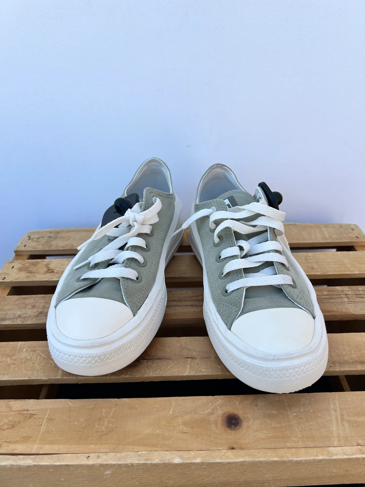Converse Casual Shoes Womens 7.5 Chelsea Low Top Casual Skate Shoe