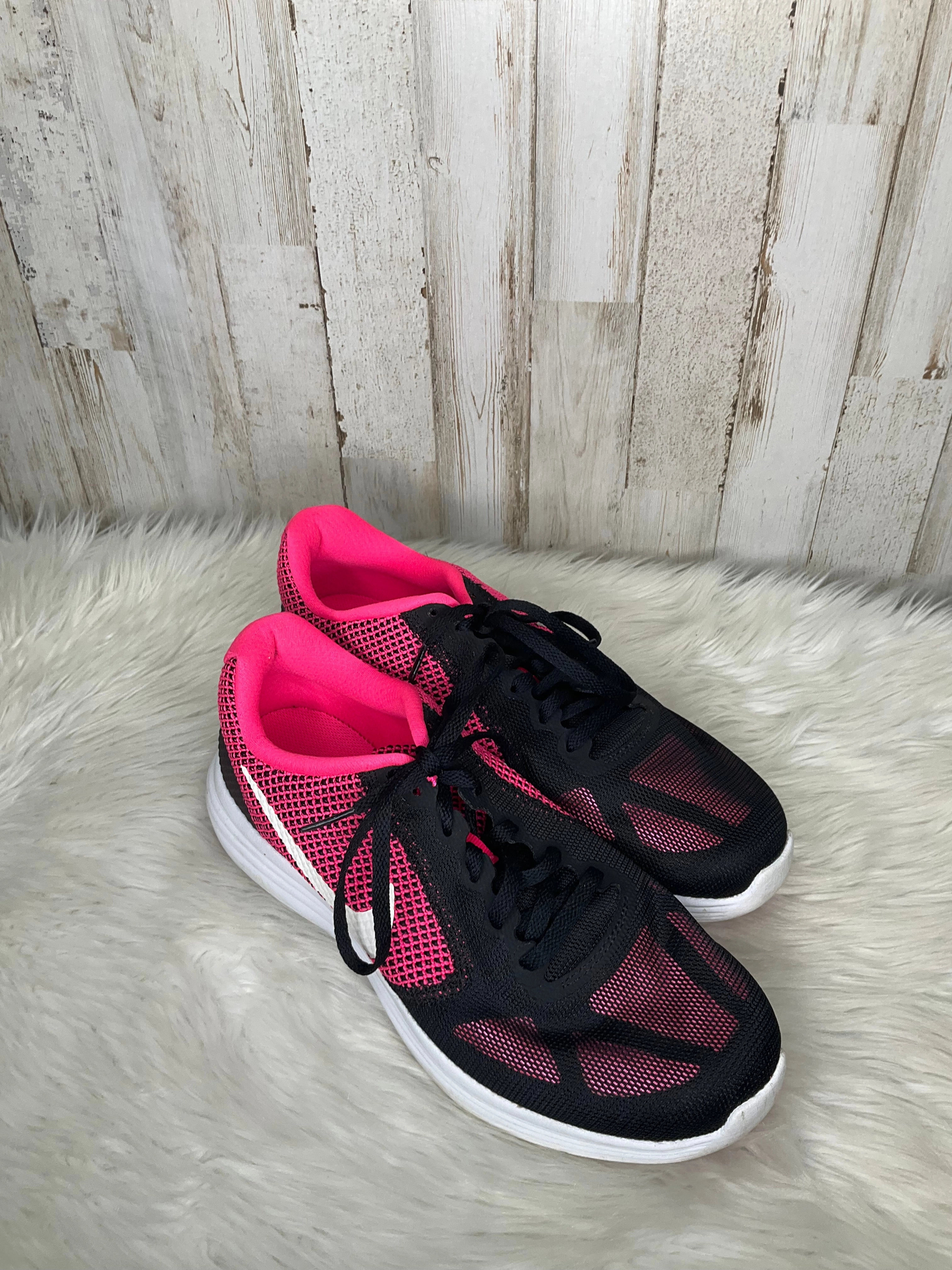 Nike Outdoor Soccer Shoes Pink Shoes Athletic Nike, Size 9