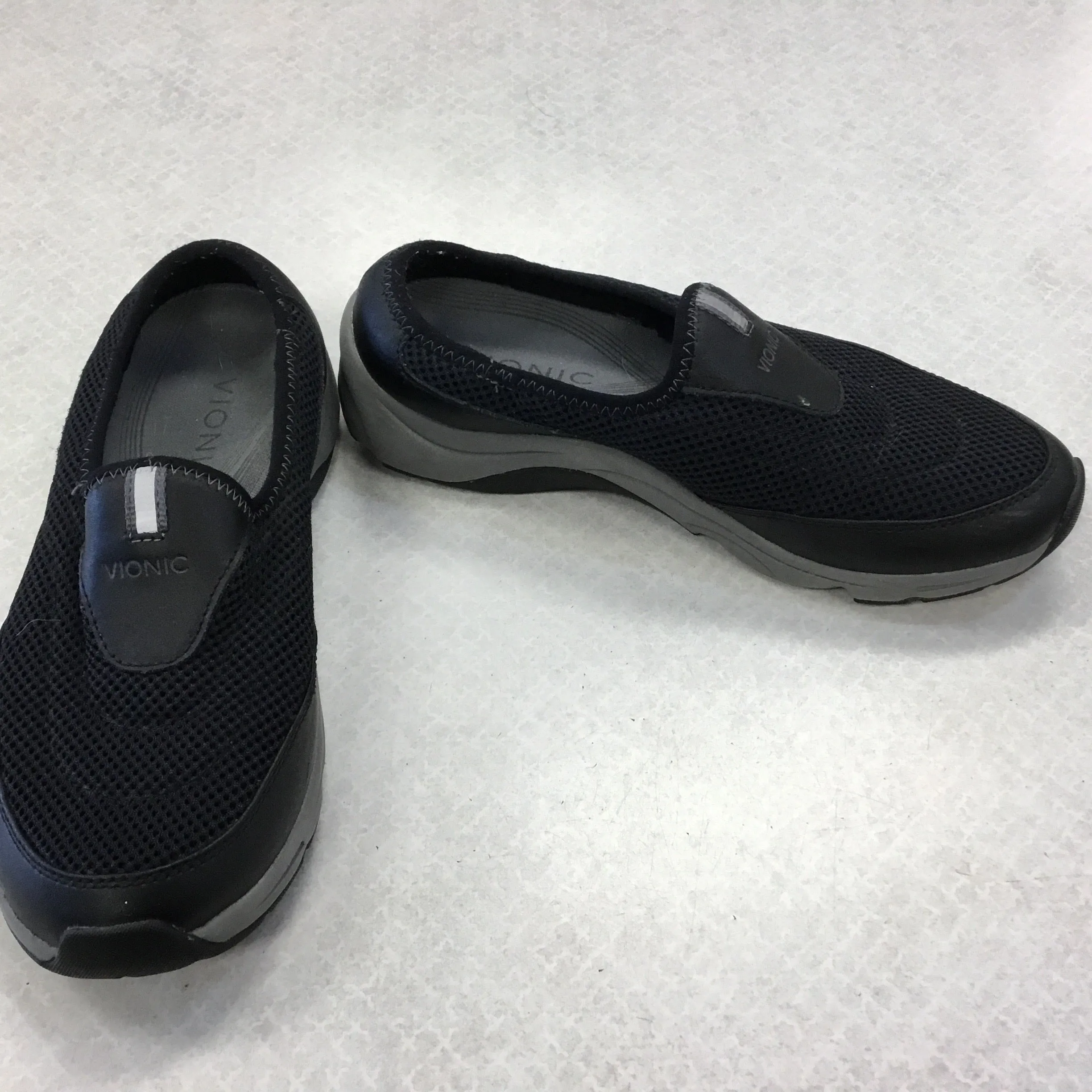Hiking Shoes Size 7 Shoes Hiking By Vionic In Black, Size: 8