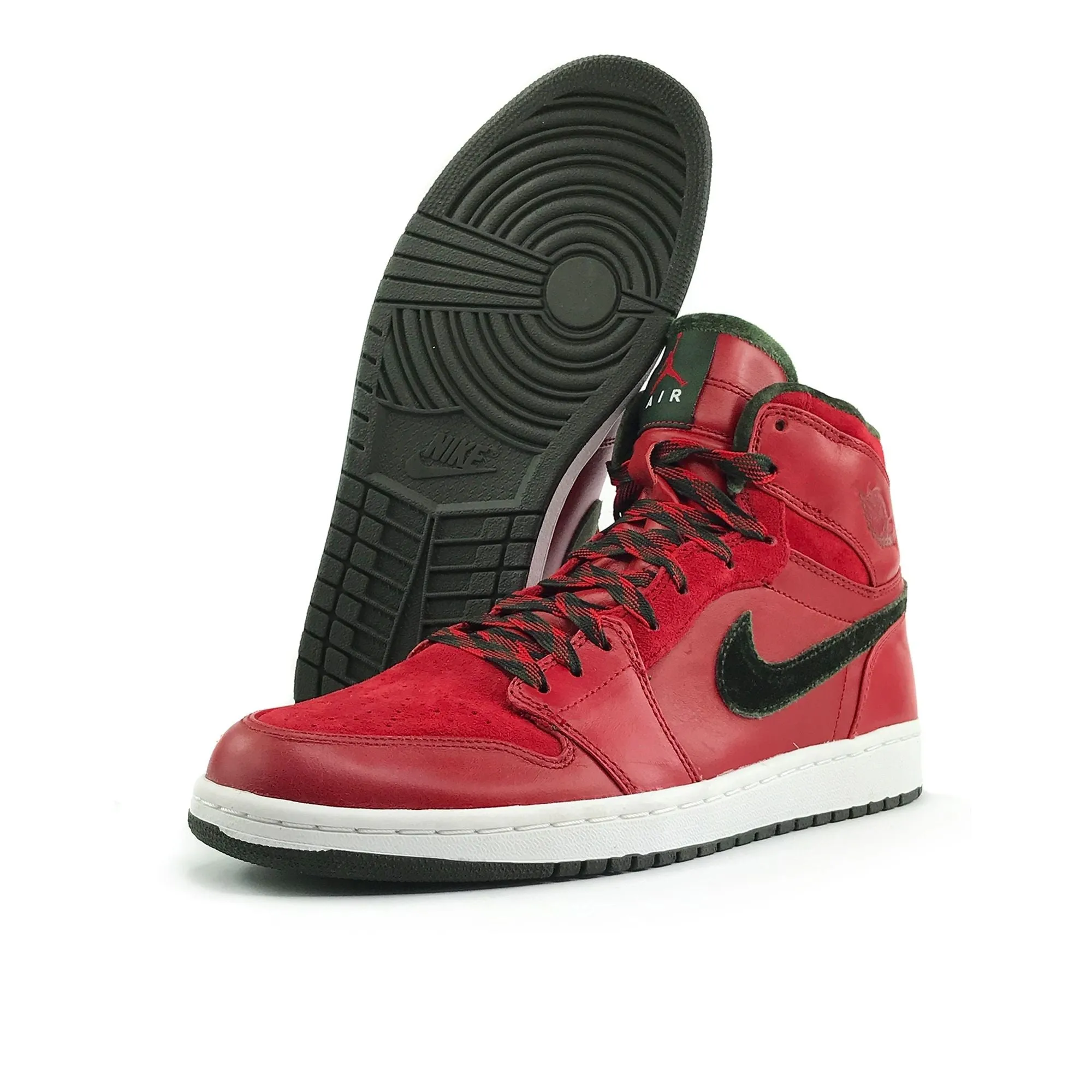 Lighting Up Sneakers Nike Air Jordan 1 Retro Gucci Xmas Varsity Red Premier Size 9.5