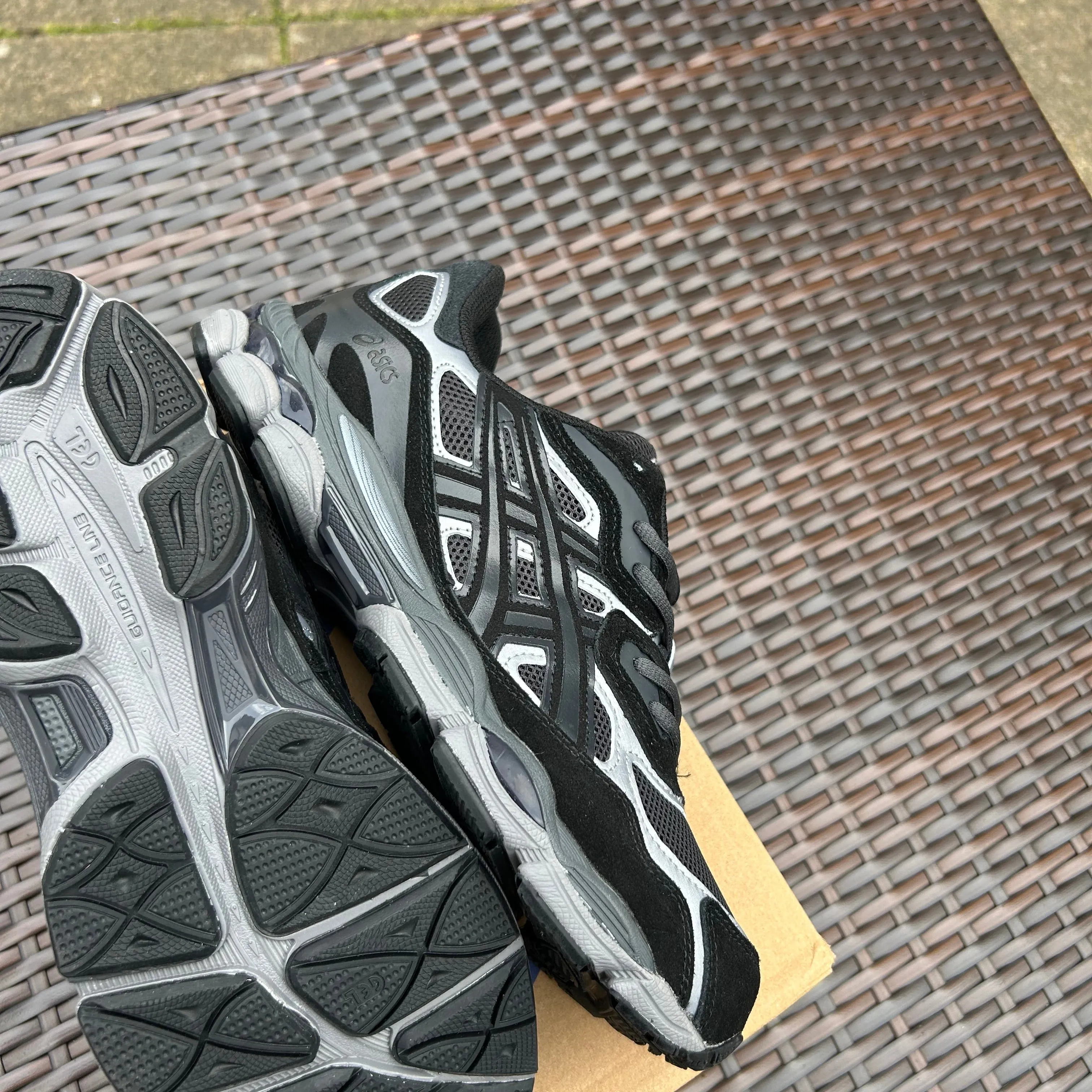 ASICS GEL-NYC Graphite Grey/Black Asics Shoes Gel Contend 8