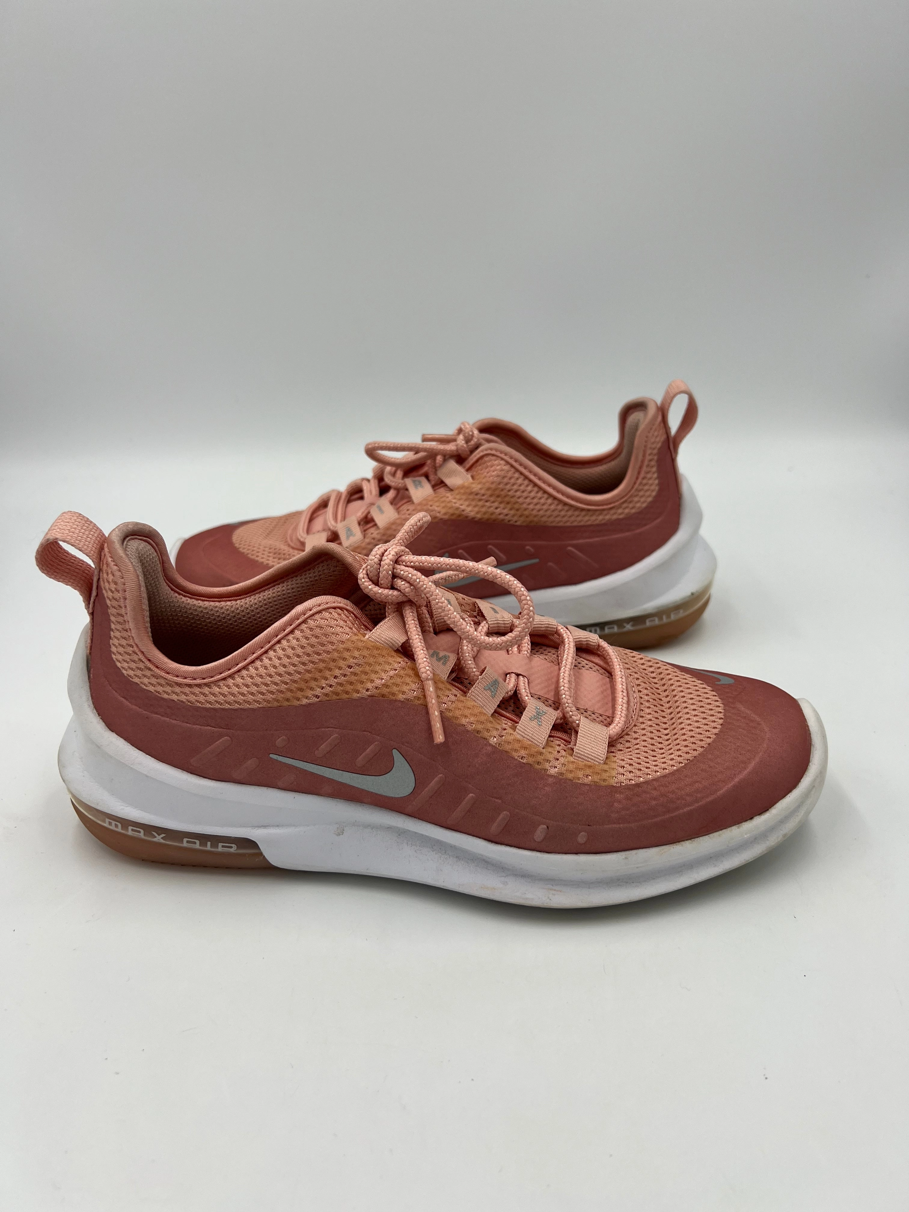 Shoes Athletic By Nike  Size: 7 Nike Athletic Shoe