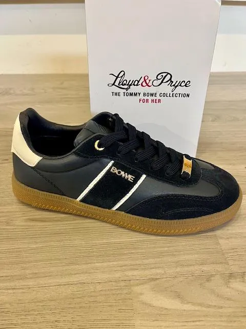 Casual Attire With Rubber Shoes Lloyd & Pryce Chilliers