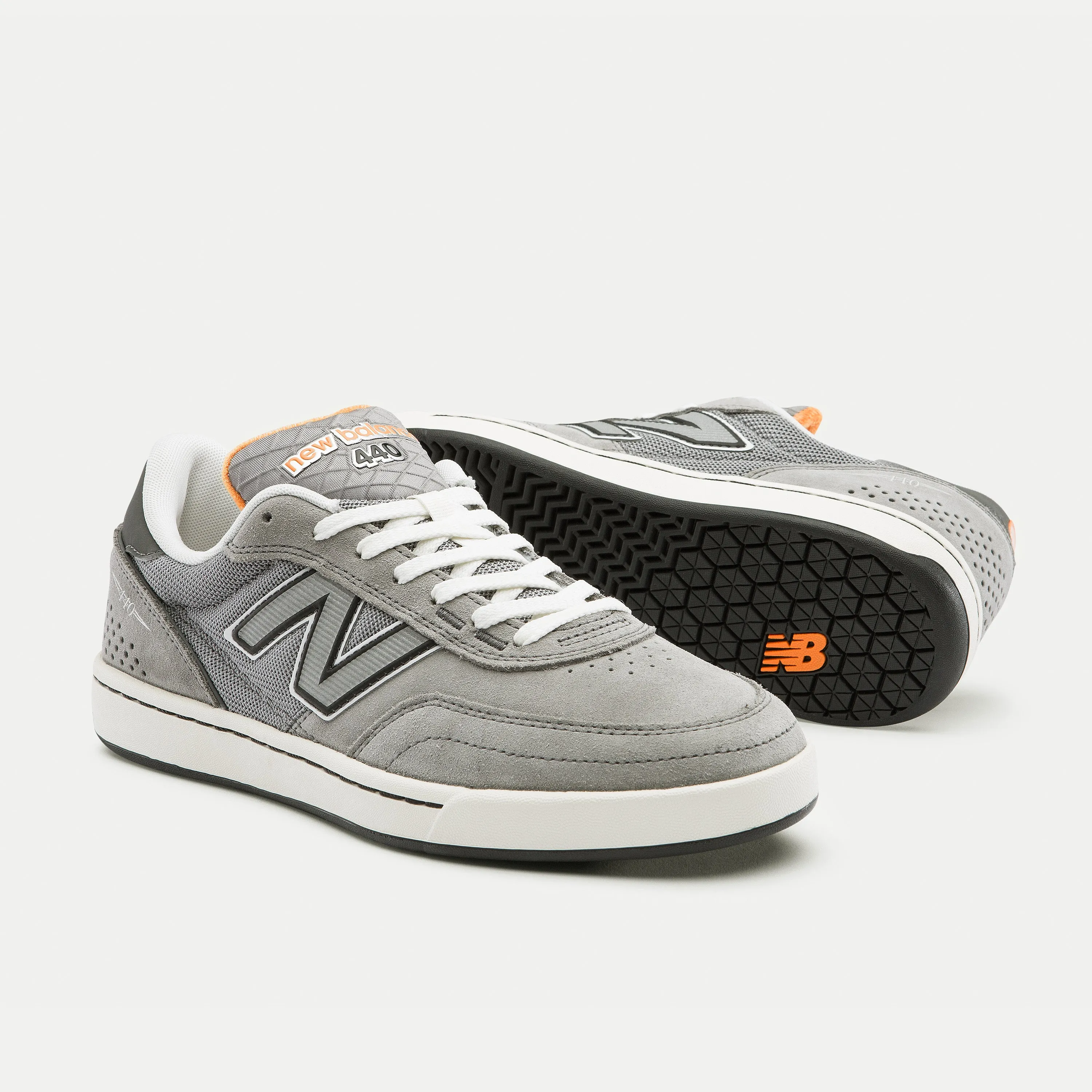 NB NUMERIC x VU 440 V2 GREY / ORANGE Low Skate Shoes