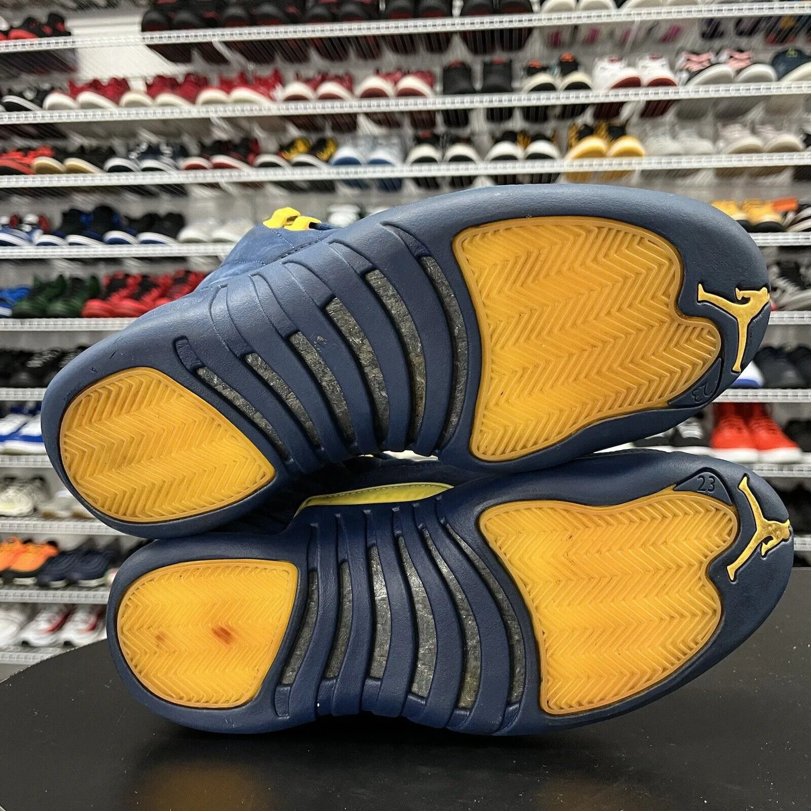 Sneakers Size 10 Nike Air Jordan 12 Retro Michigan BQ3180-407 Men's Size 8