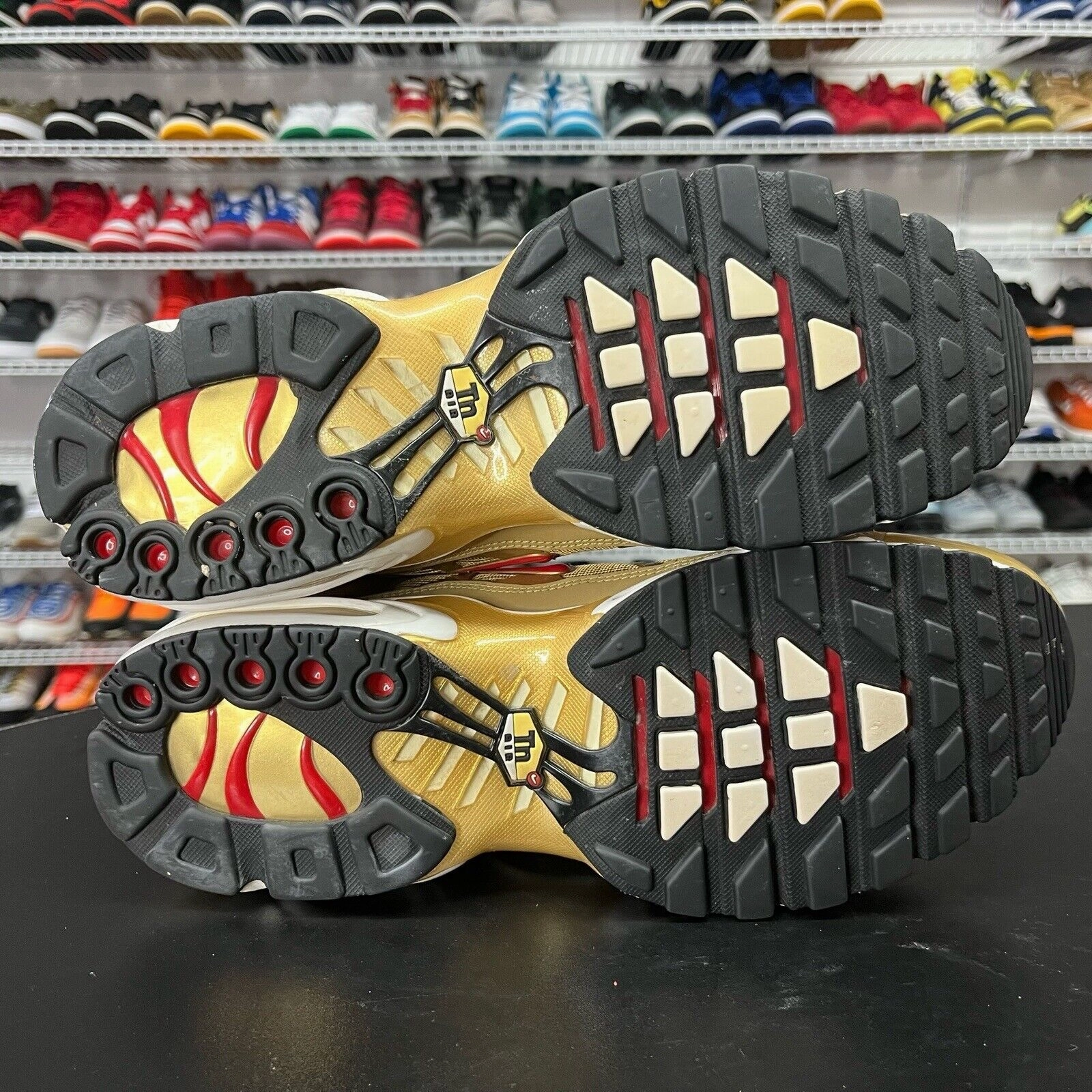 Nike Hyperko Boxing Shoes Nike Air Max Plus TN 1 Tuned Air Metallic Gold/Red 903827-700 Men's Size 10