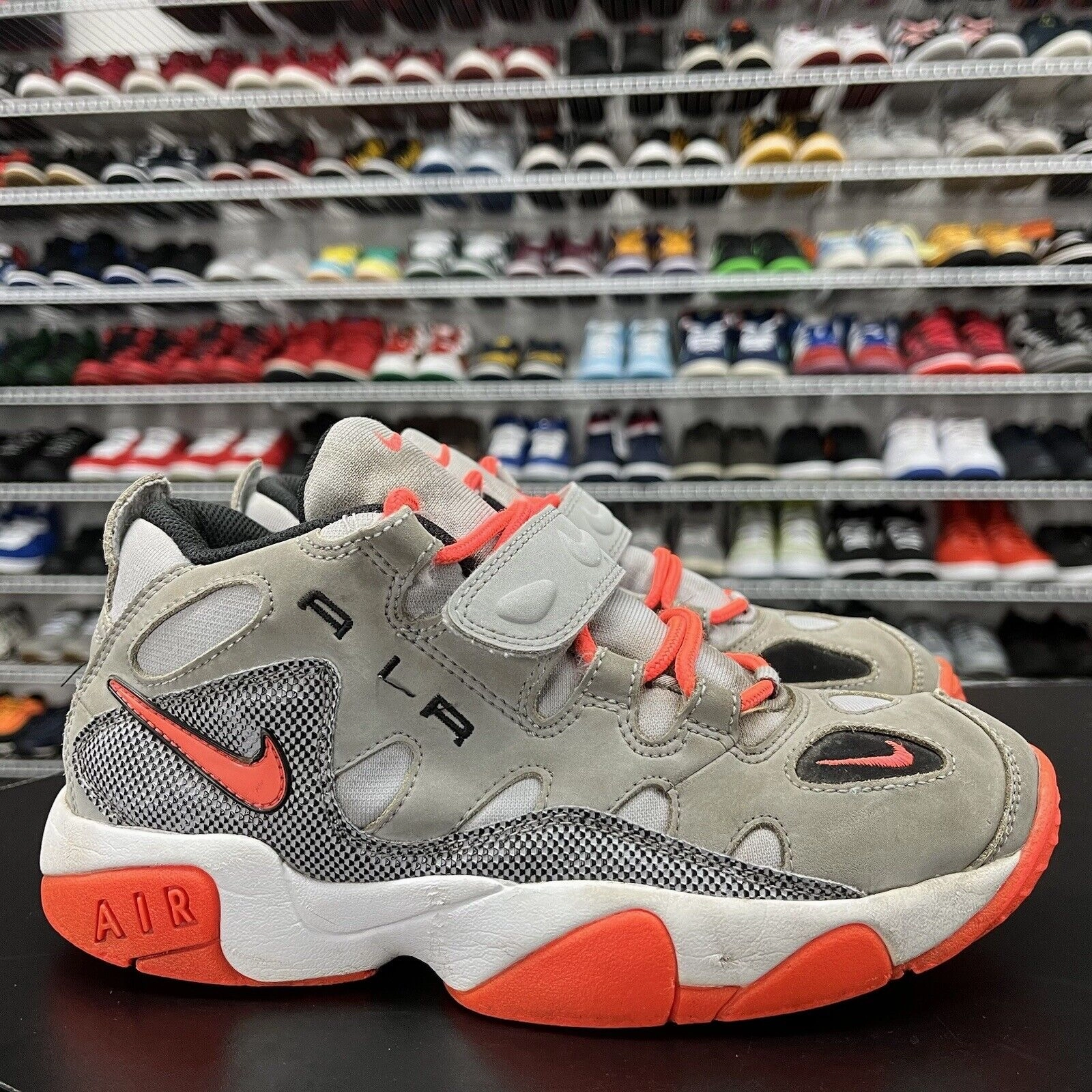 Nike Air Turf Raider Gray/Orange 599812-002 Boys Size 6Y Nike Hiking Shoes