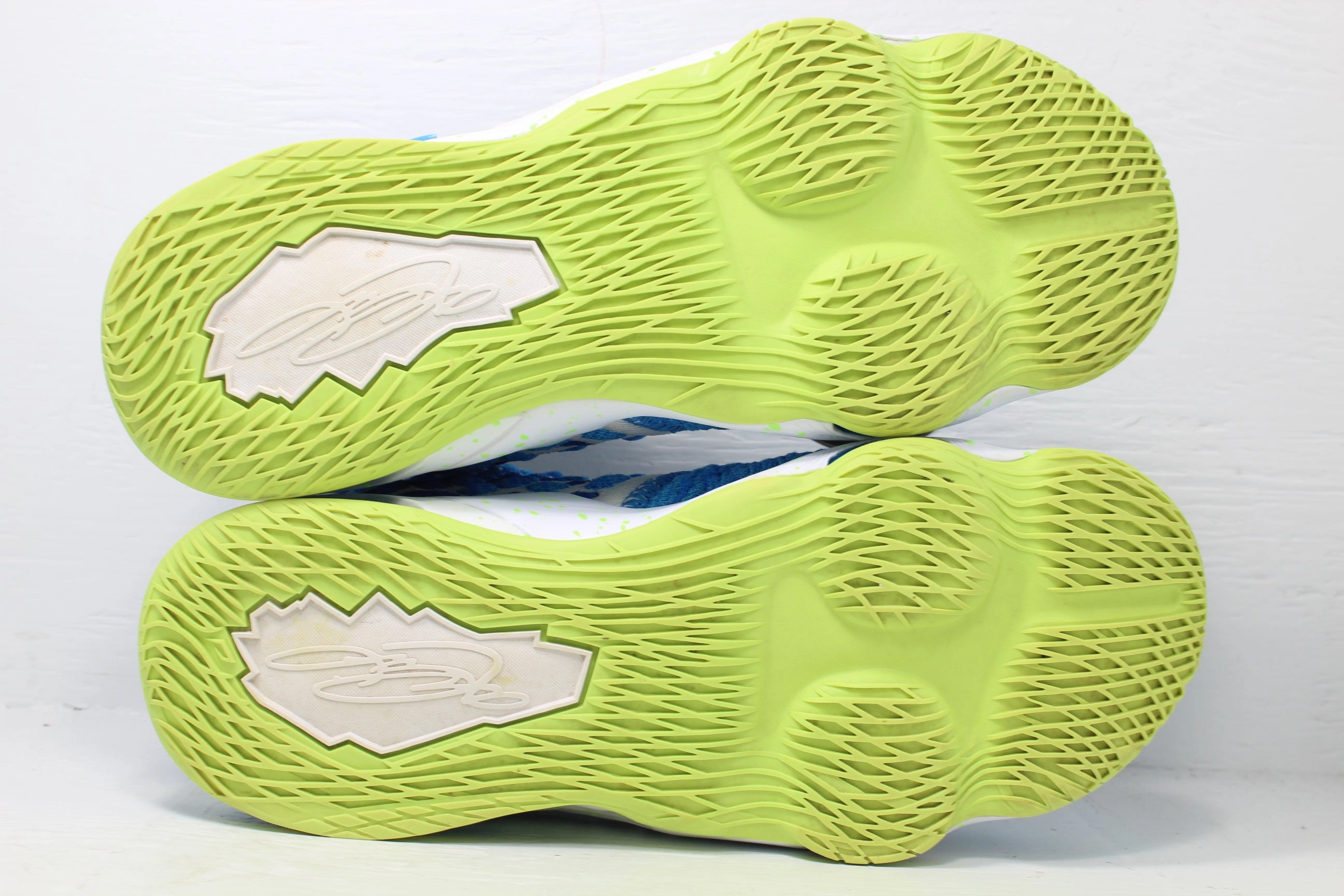 Nike LeBron 17 Sprite (GS) Nike Kobe Tennis Shoes