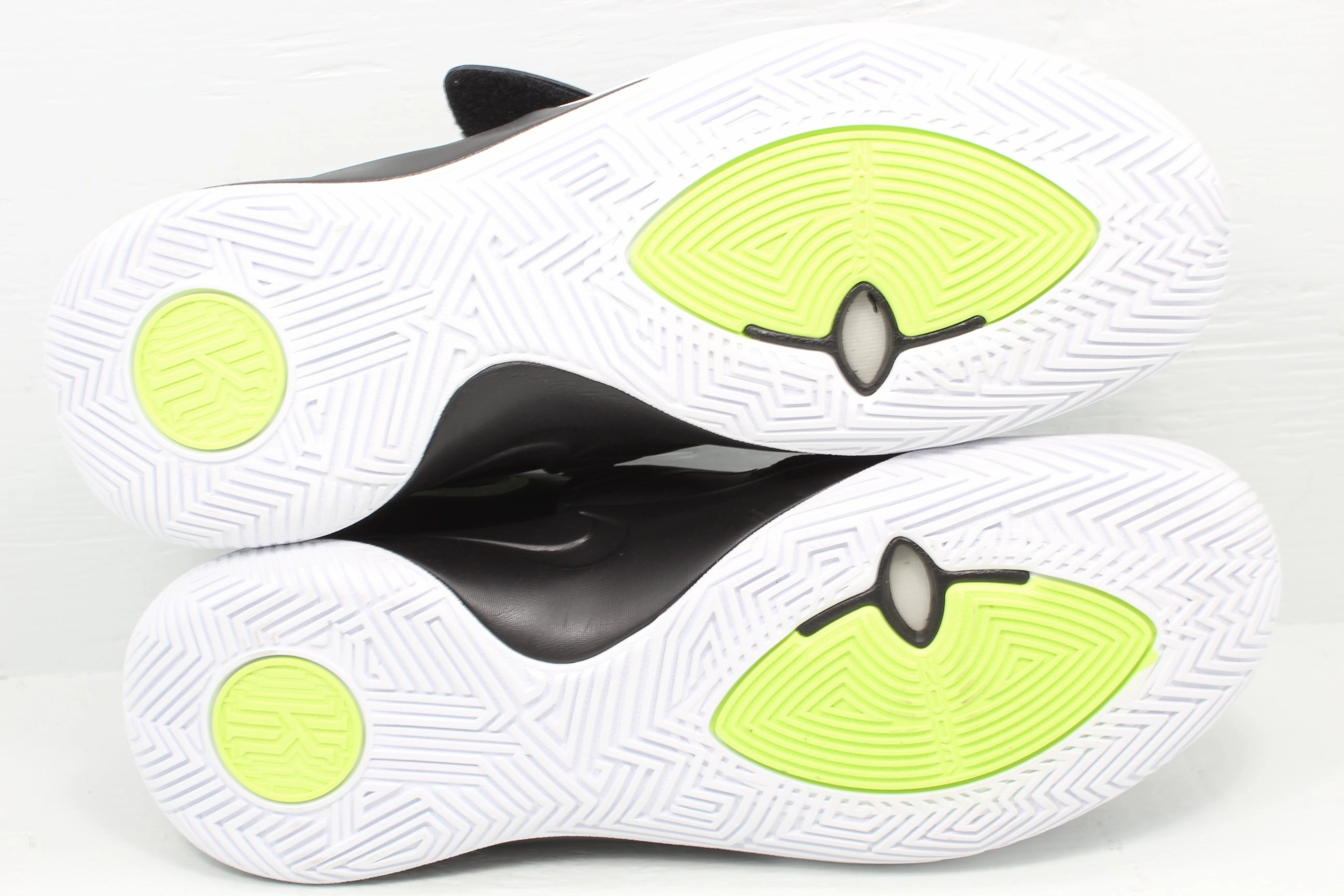 Pe Shoes Nike Nike Kyrie Flytrap III Black Volt