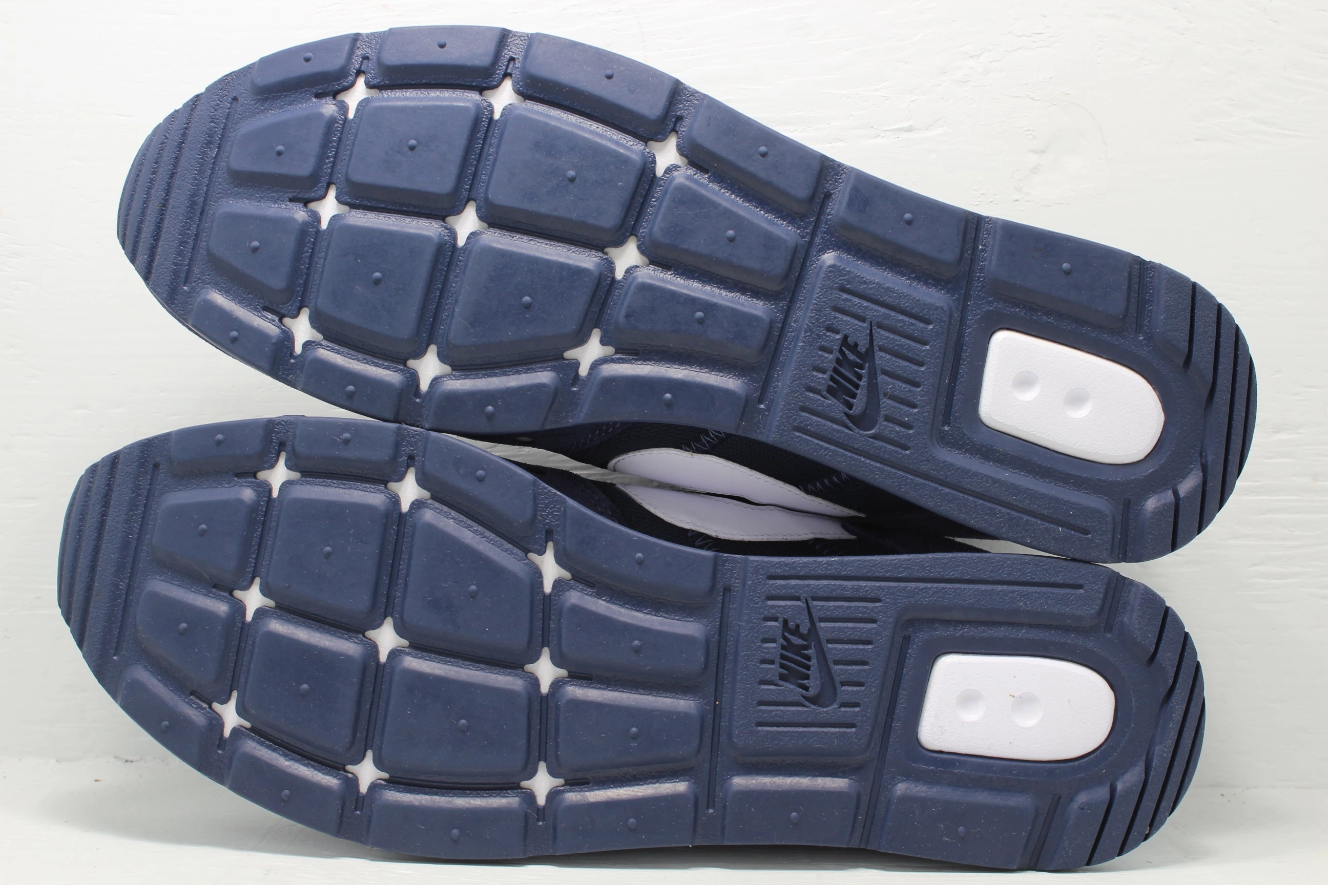 Nike Venture Runner Midnight Navy Nike Halloween Shoes