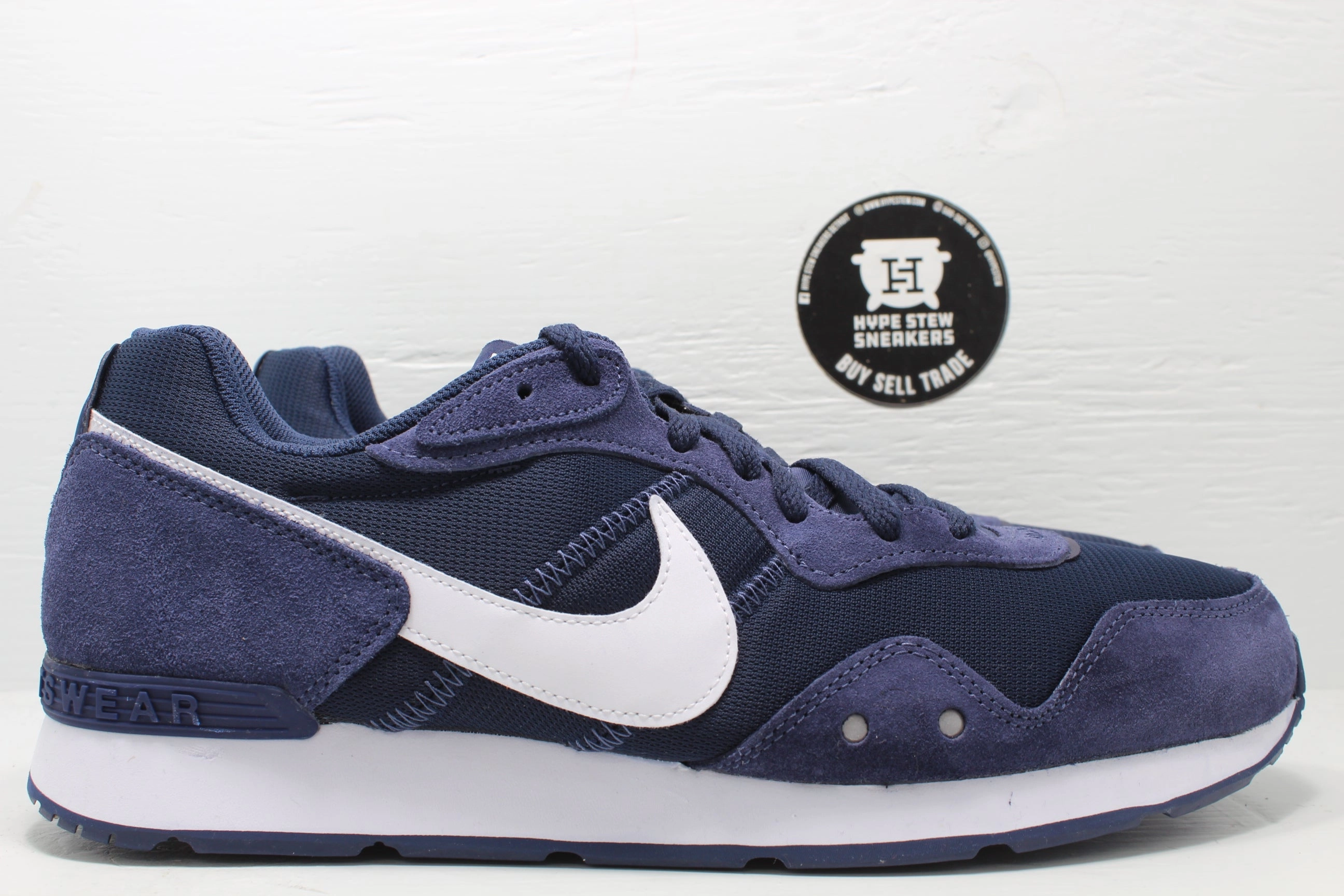Nike Venture Runner Midnight Navy Atlanta Braves Nike Shoes