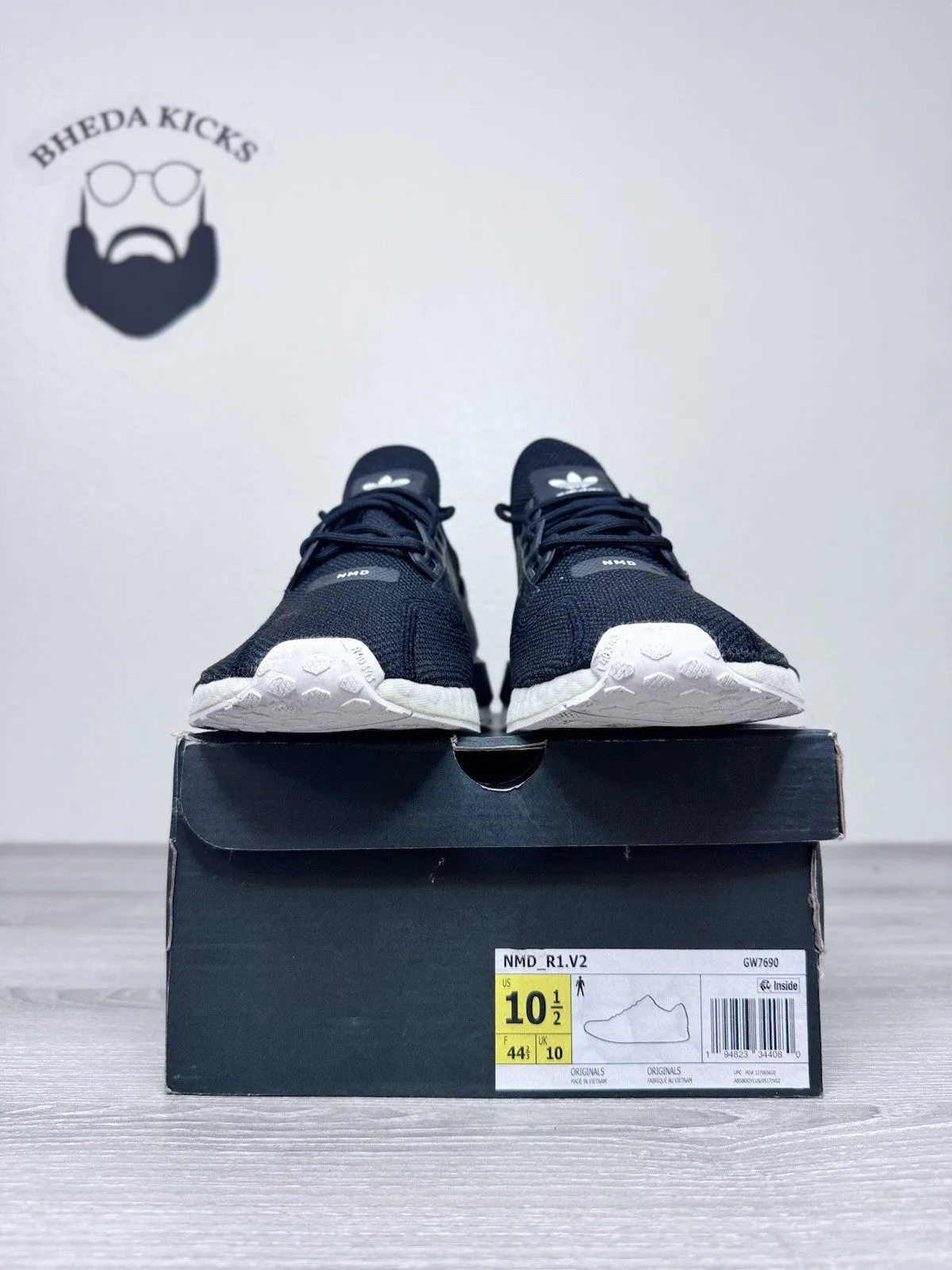 Size 10.5 - Adidas Nmd R1.V2 Men Running Athletic Shoes Core Black White GW7690 Trail Running Shoe