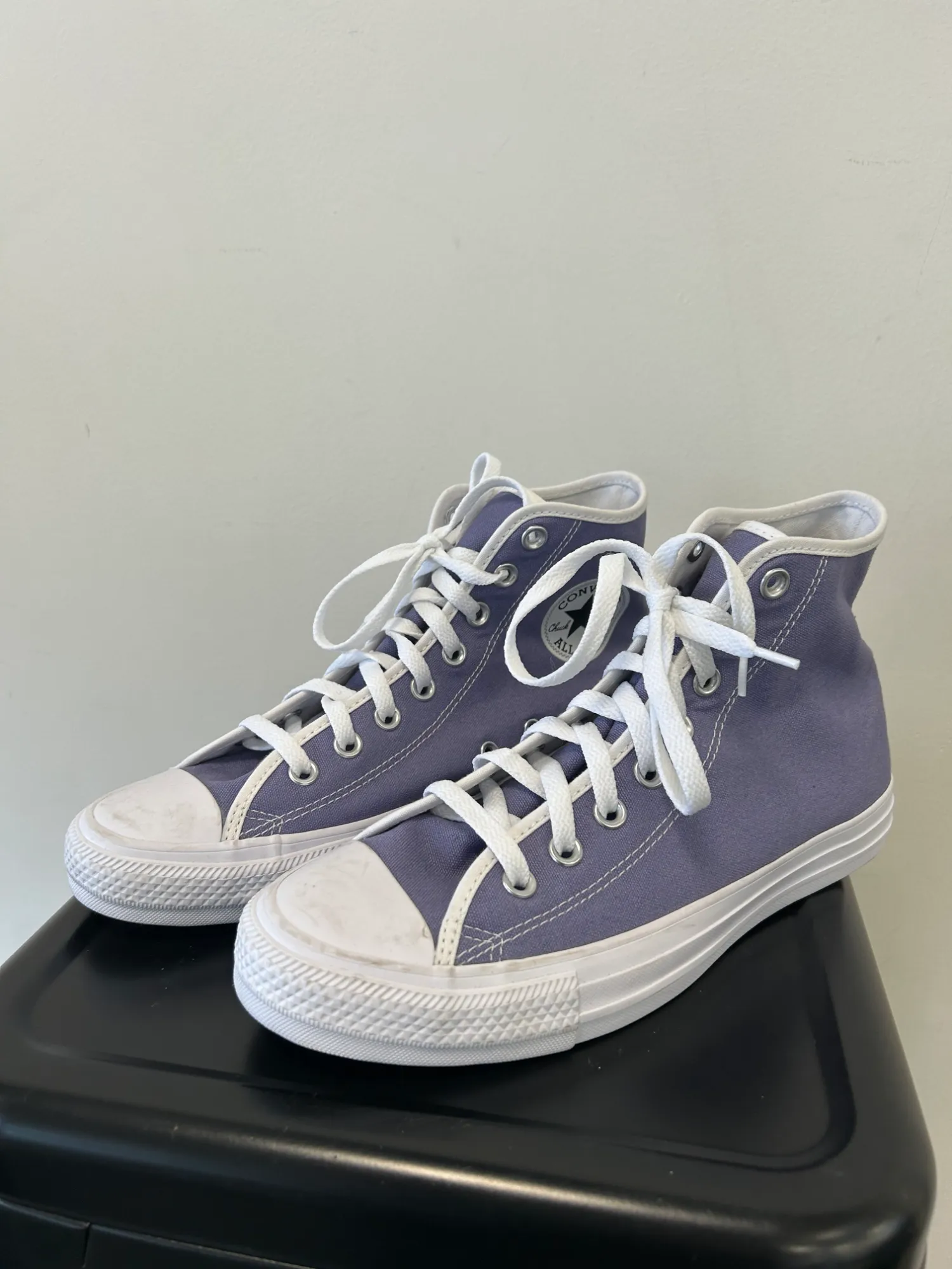 Converse Casual Shoes Womens 9.5 Shoes