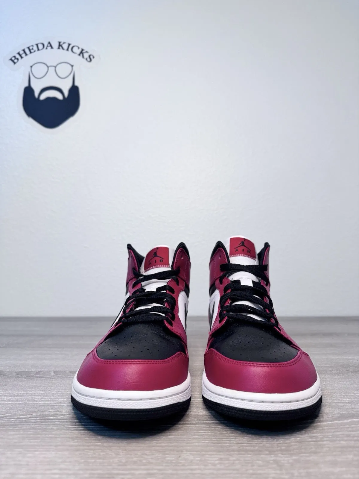 Size 15 - Jordan 1 Mid Chicago Red White Black Men 554724-069 Preowned Authentic Chinese Laundry Sneakers