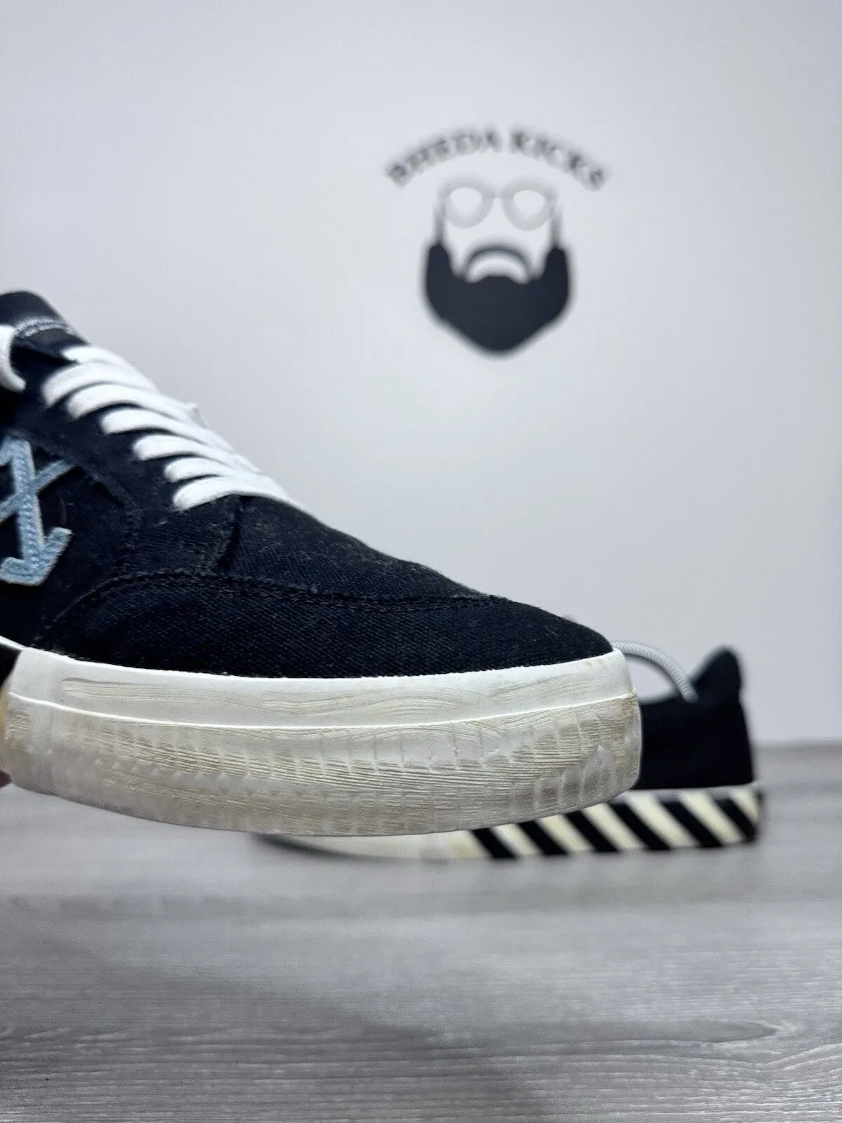 Size 44 EU (11 Men) - Off-White Vulcanized Low Canvas Black Blue White Jeans With Sneakers