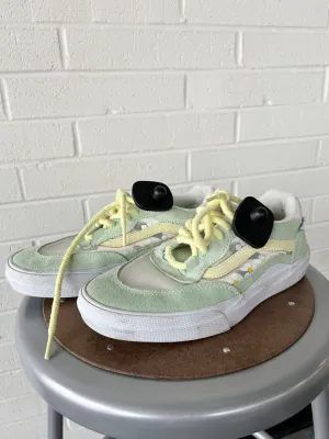 Vans Casual Shoes Womens 7.5 Casual Shoes On Formal Dress