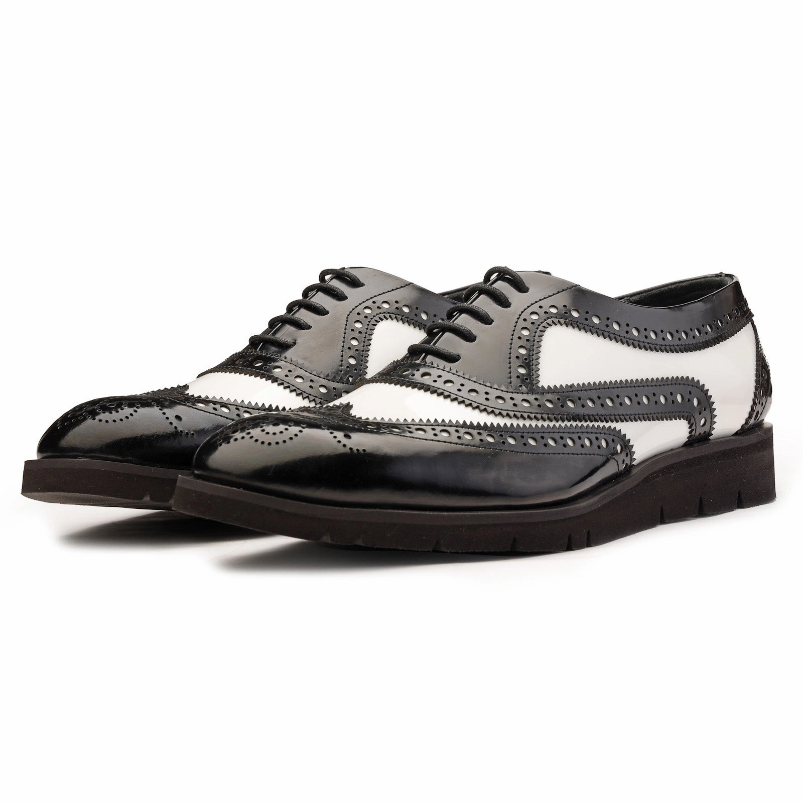 Ligero Golf-Style Black-White Oxford Shoes
