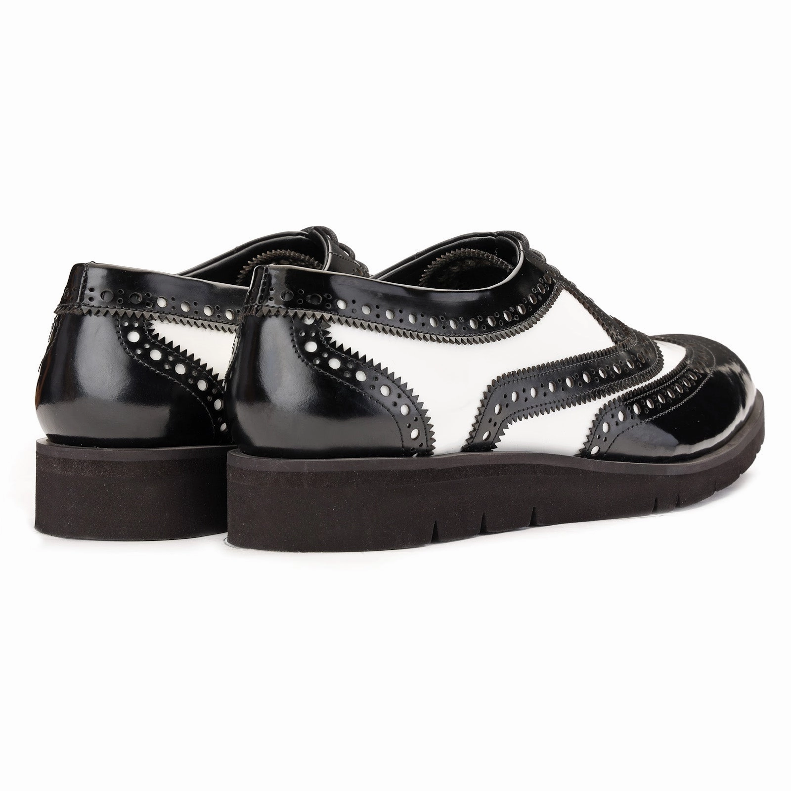 Ligero Golf-Style Black-White Oxford Shoes