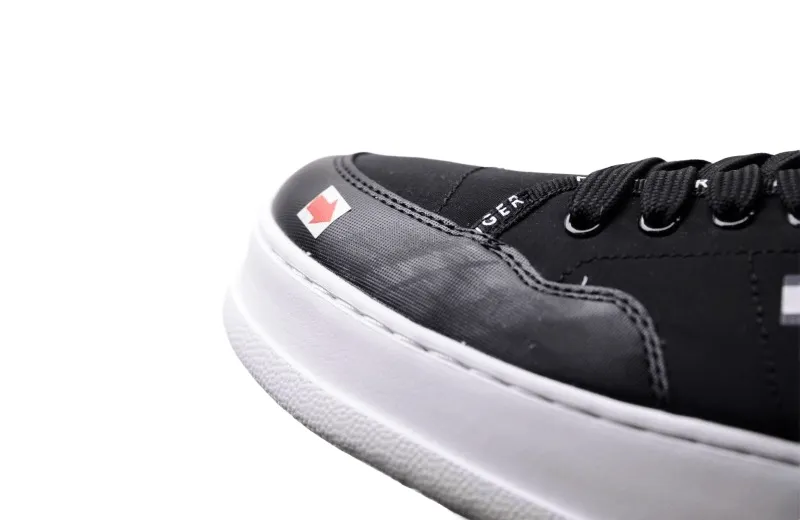 TOMMY WOMEN SHOES Size 39 ROW7 Eye Oxfords