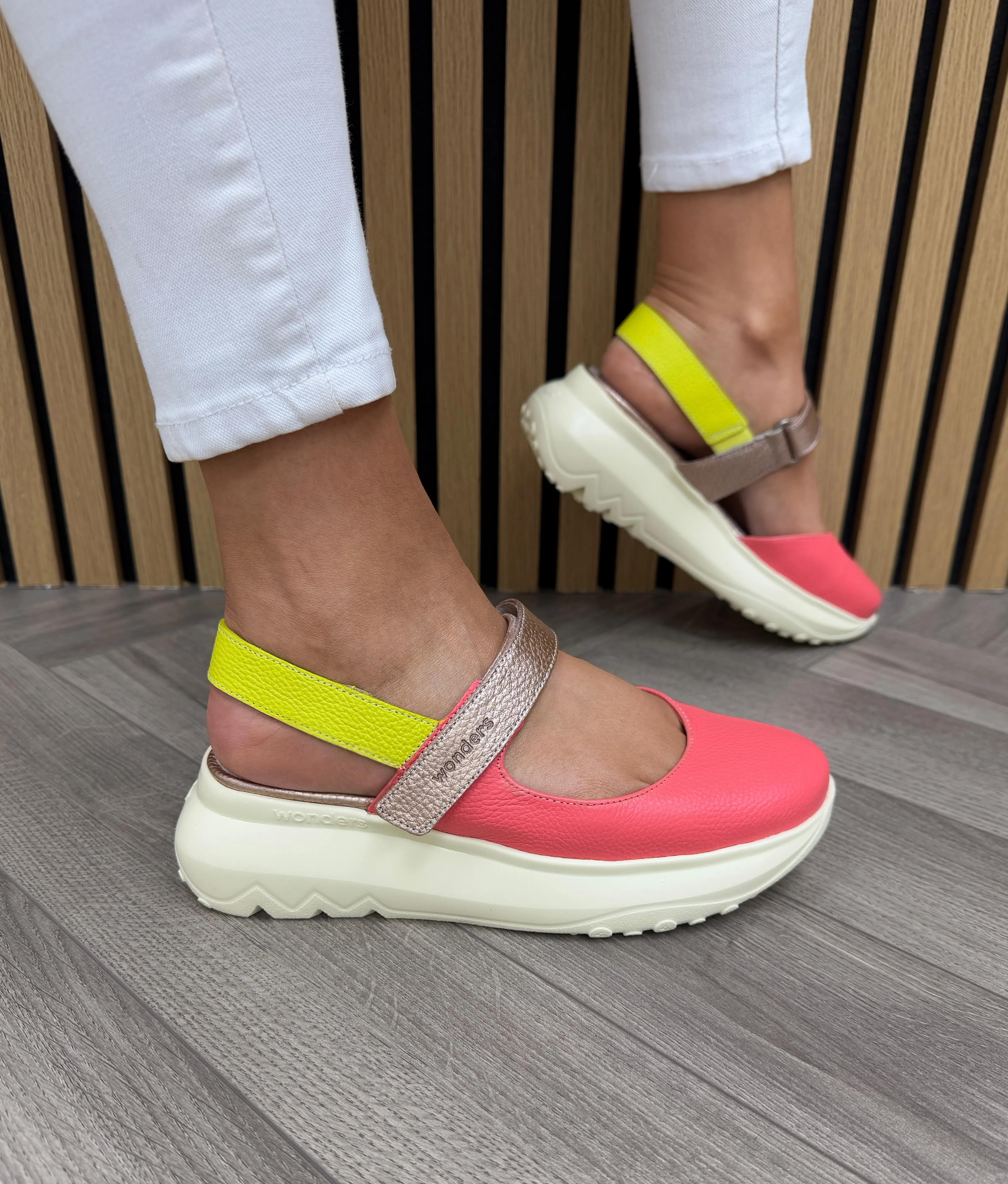 Gucci Princetown Loafers Wonders (SS25) Comfort Shoe With Velcro Strap A-4004 - Wild Coral/Wild Cyber (W32)